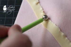 Fondant Flinger Ruffle Cupcake Topper Tutorial13