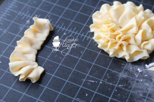 Fondant Flinger Ruffle Cupcake Topper Tutorial5