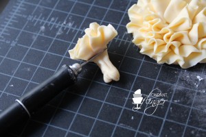Fondant Flinger Ruffle Cupcake Topper Tutorial4