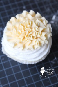 Fondant Flinger Ruffle Cupcake Topper Tutorial